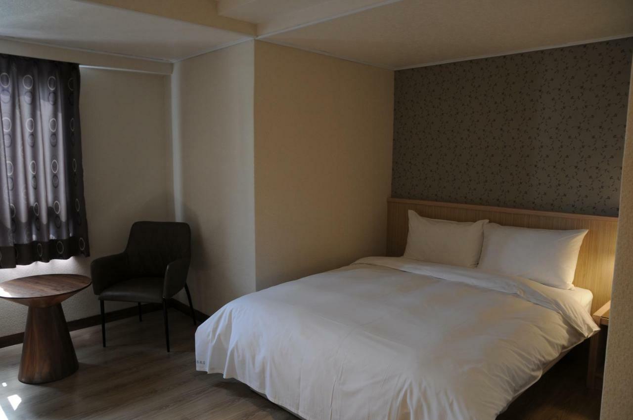 Sung Tai Hotel 高雄市 エクステリア 写真