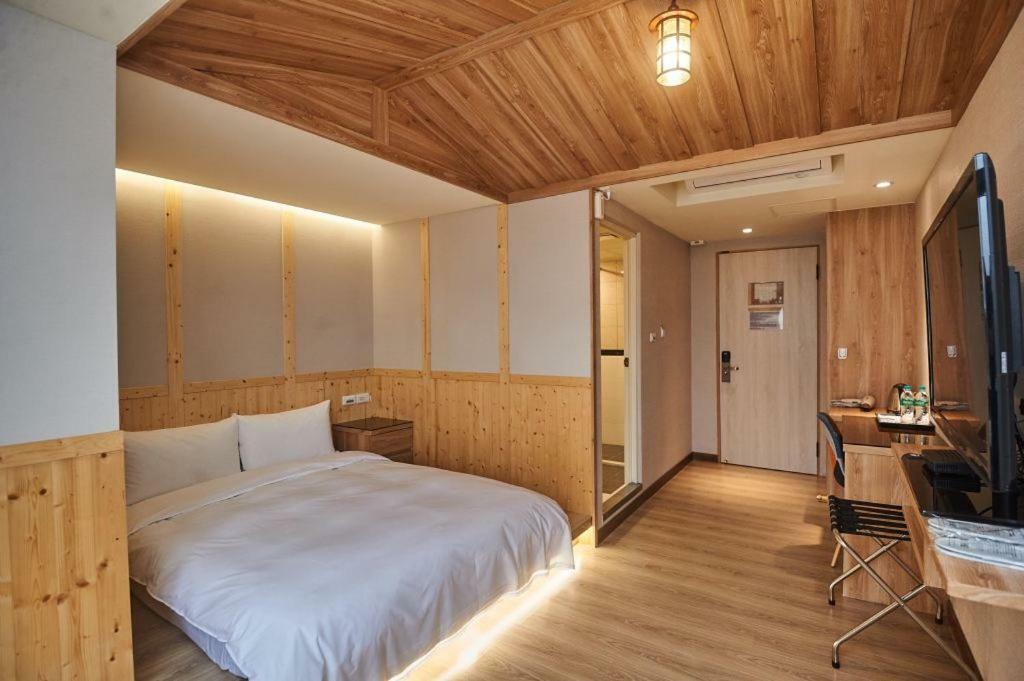 Sung Tai Hotel 高雄市 エクステリア 写真